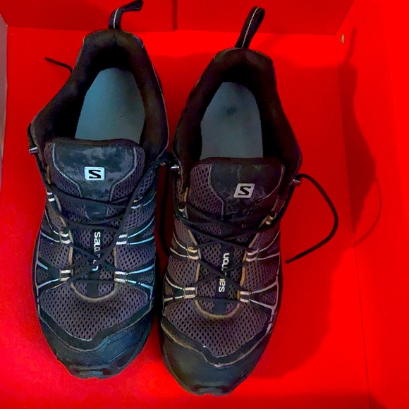 SALOMON MEN X-Ultra. 9.5 Men Size. Color: Black W/grey lines. Condition: good. - Picture 5 of 8